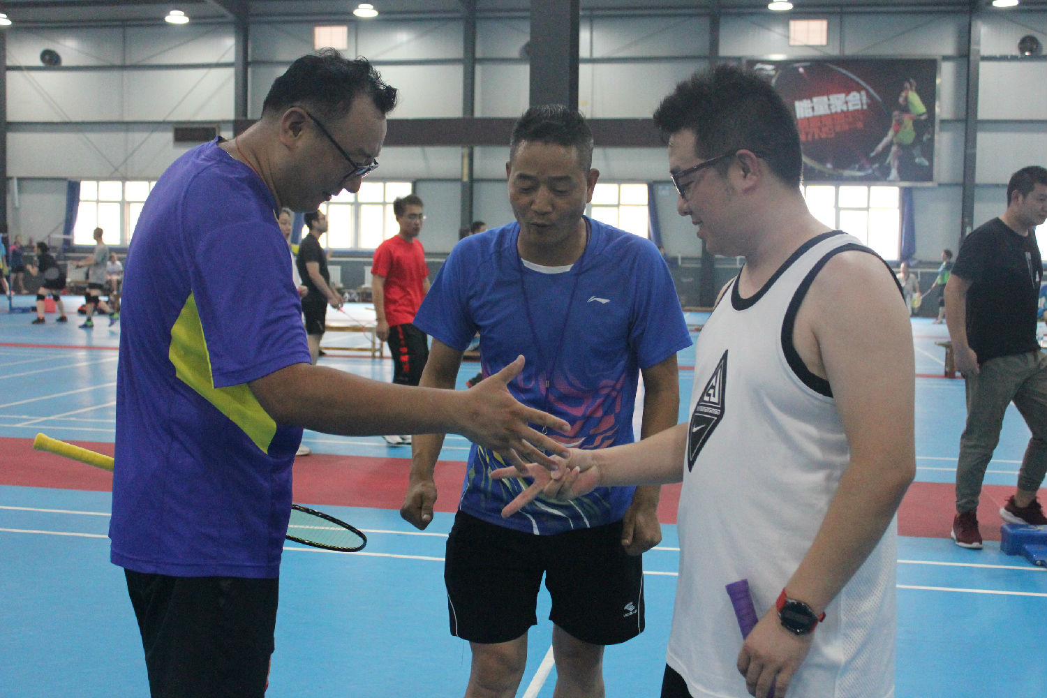 億誠第四屆&ldquo;團(tuán)結(jié)杯&rdquo;羽毛球比賽