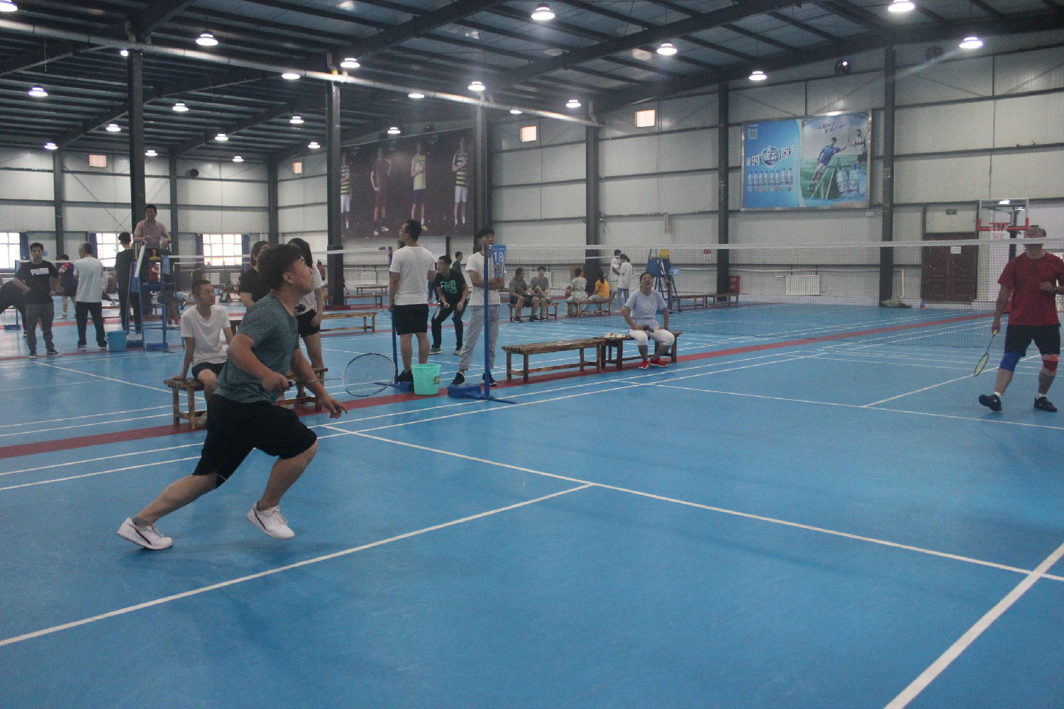 億誠第四屆&ldquo;團(tuán)結(jié)杯&rdquo;羽毛球比賽