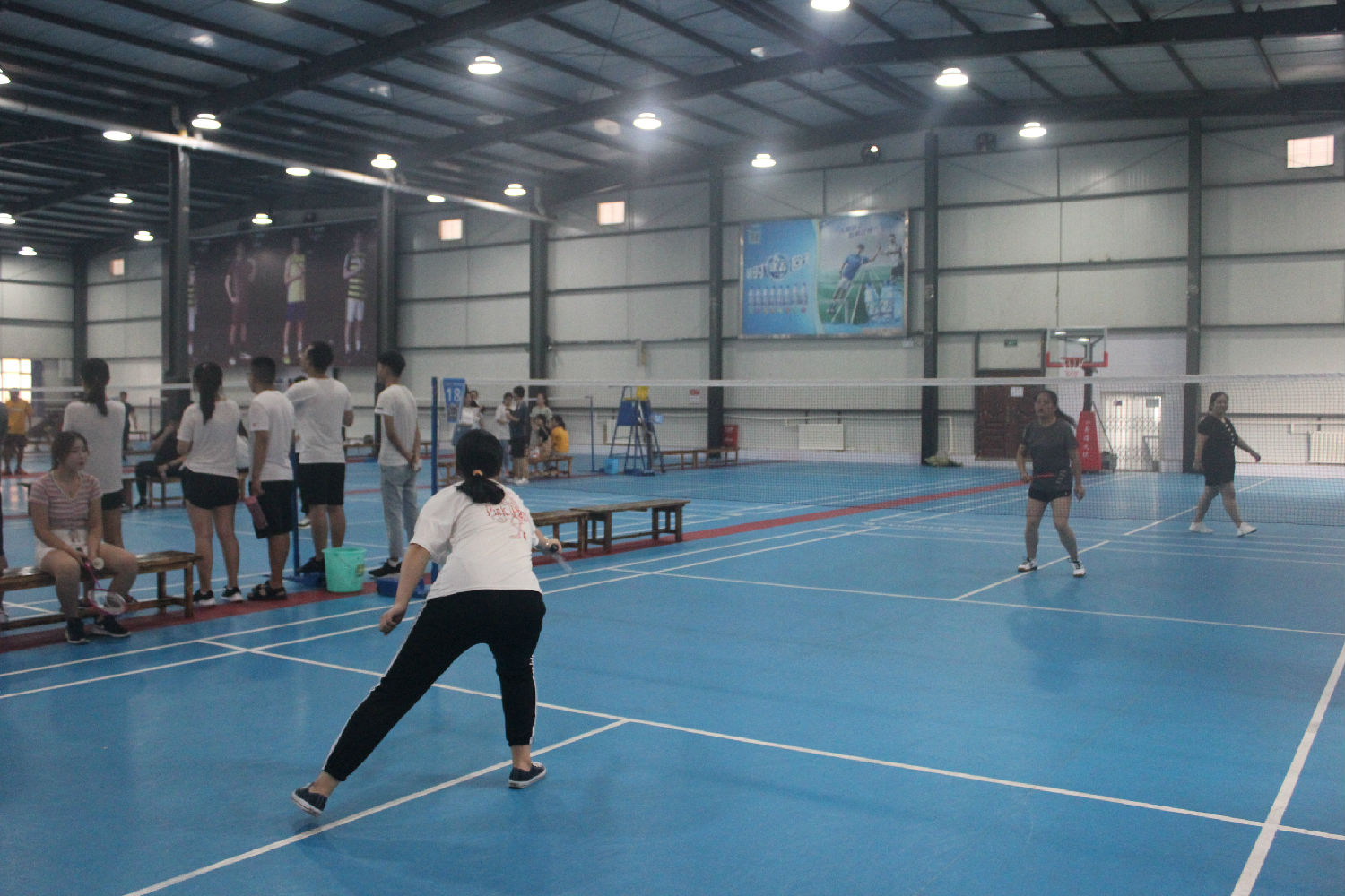 億誠第四屆&ldquo;團(tuán)結(jié)杯&rdquo;羽毛球比賽