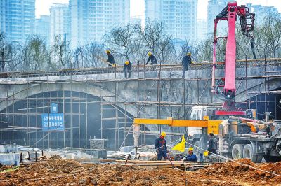 施工單位要向監(jiān)理單位報(bào)送哪些資料？