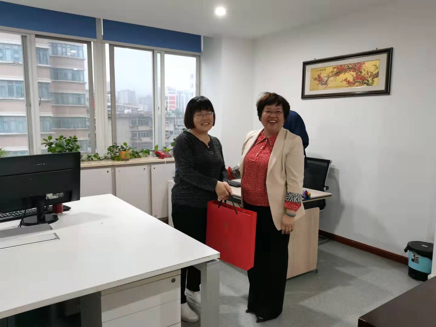 花好月圓，情暖中秋|億誠(chéng)公司祝大家中秋節(jié)快樂(lè)！